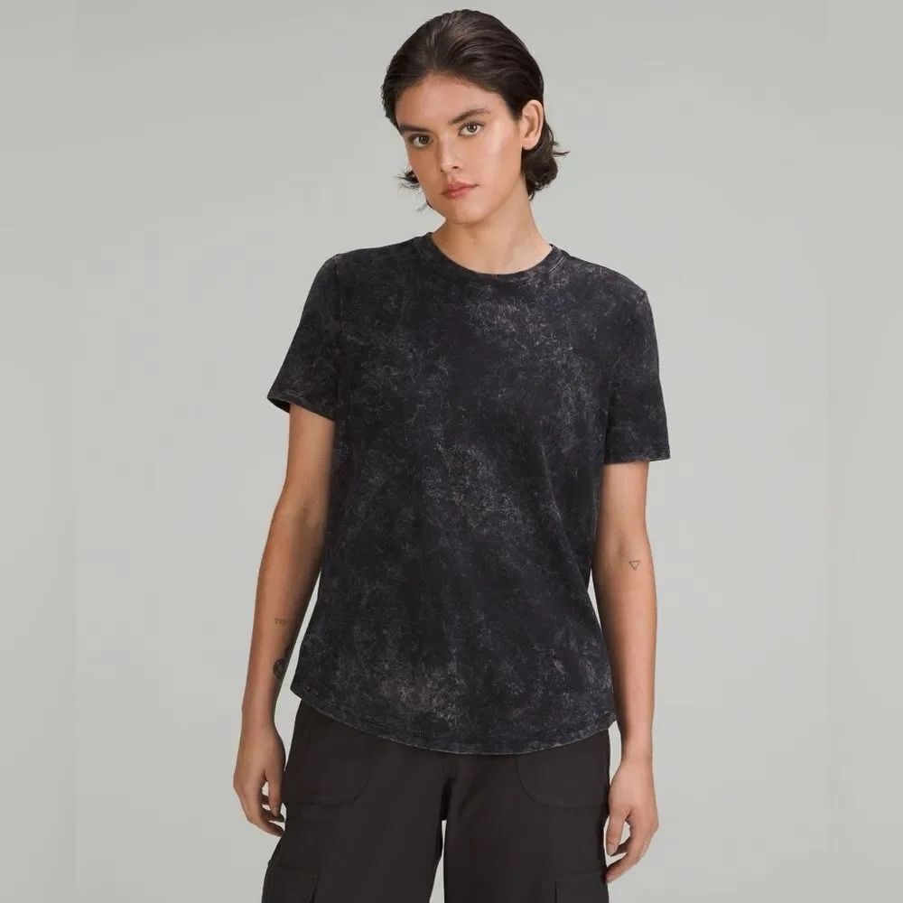 Lululemon Love Crewneck T-Shirt
Cloud Wash